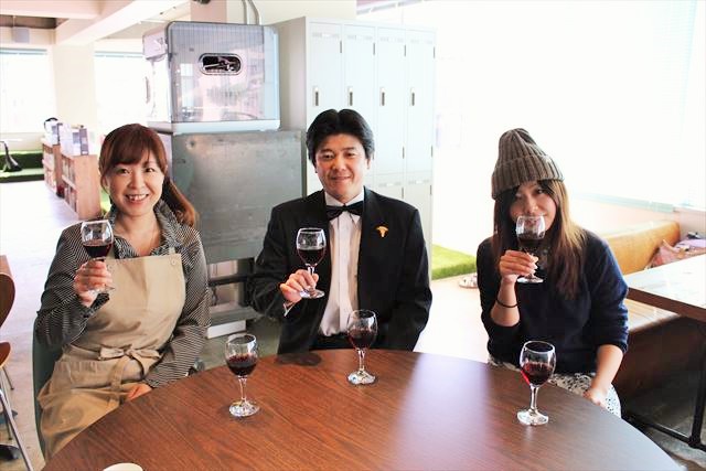 コンビニワインと市販のワインを飲み比べ! はたしてプロの評価は?