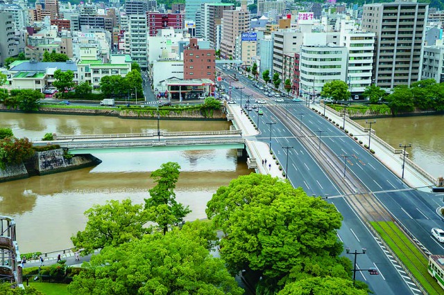 相性橋は太田川デルタの3つの洲を結ぶ橋だ
