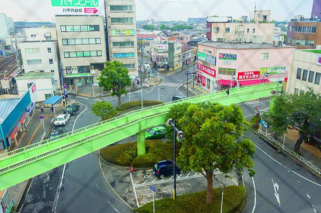 最初に拓かれた八千代台団地は駅の北東側。当初は駅の東口のみだった