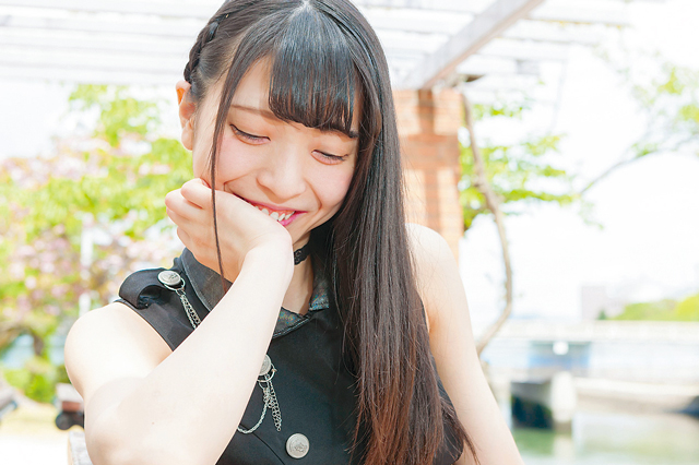 アイドルらしい華奢な見た目とあどけない笑顔の矢野美優さん