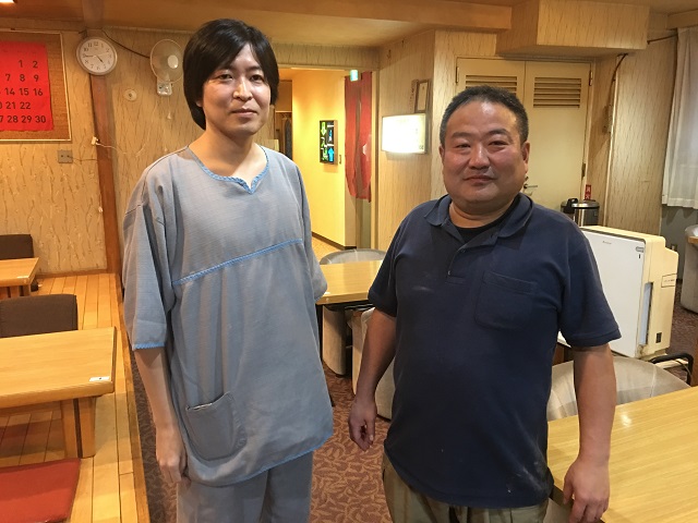 サウナに真摯なサウナセンター大泉の常務(右)