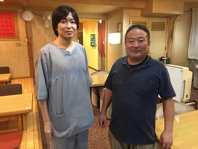 サウナに真摯なサウナセンター大泉の常務(右)