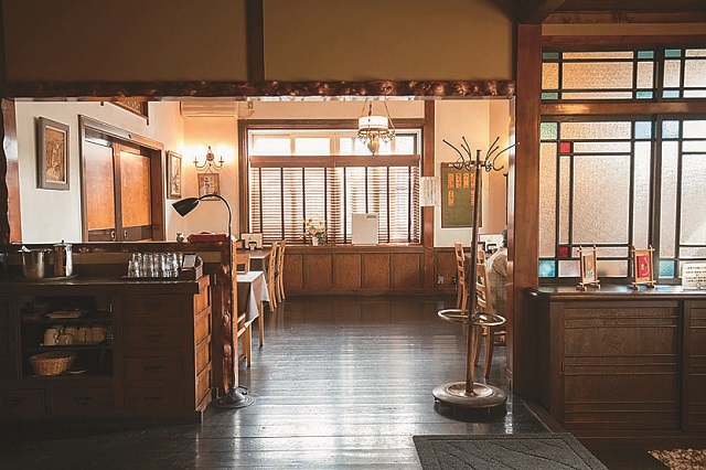 へなちょこ旅のあざらしくん(著者)が店構えと味を絶賛した蕎麦屋さん「いろは」