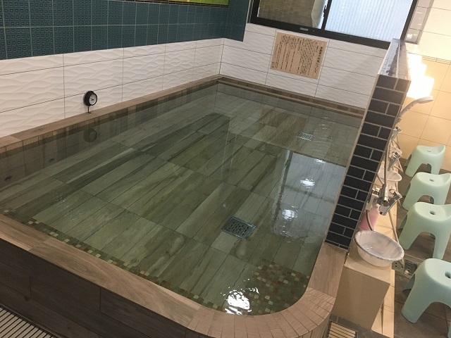 じんわり身体を温めるぬるめの炭酸泉|萩の湯