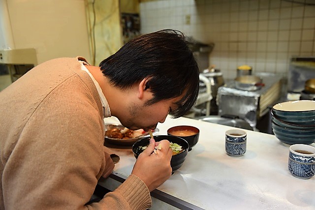 コロッケそばを食す