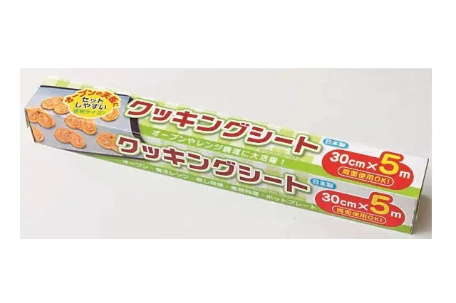 熱に強く、ほどよい透け感があるクッキングシートは、手作り照明に活用できる素材