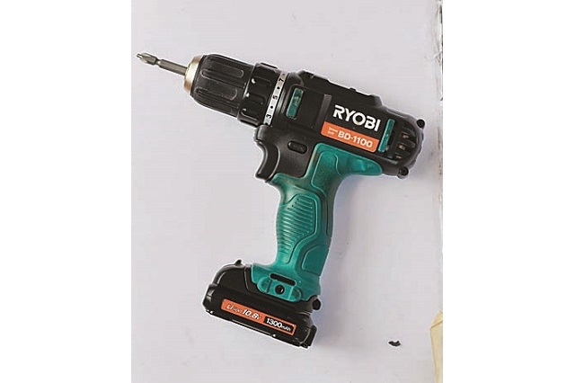 1本あると家具の修理にも便利な電動ドライバー