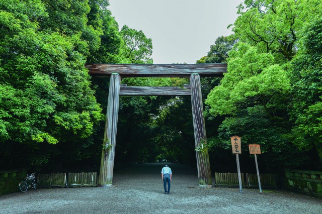 三種の神器の一つ、草薙剣を祀る日本有数の古社、熱田神宮