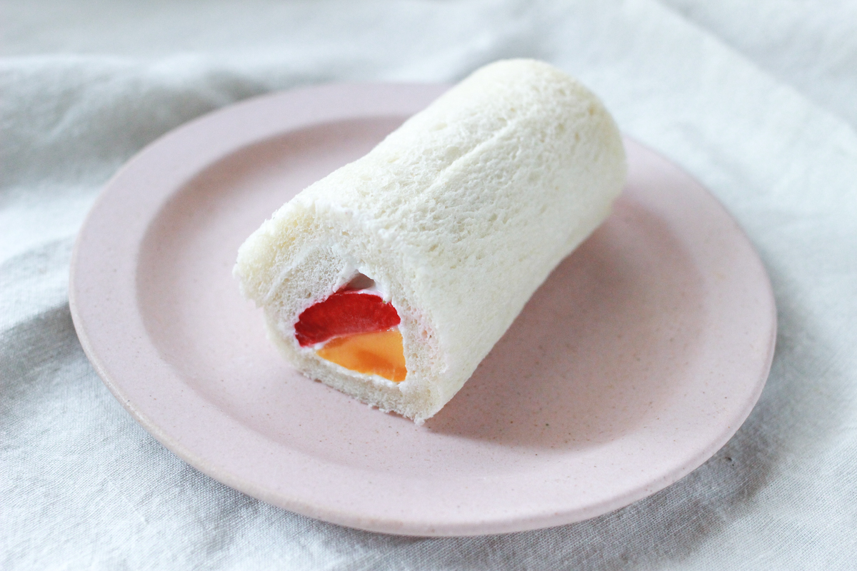 フルーツ恵方ロールの出来上がり!