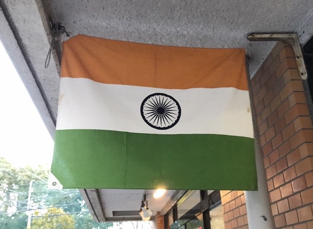 西葛西ではインドの国旗をよく見かける