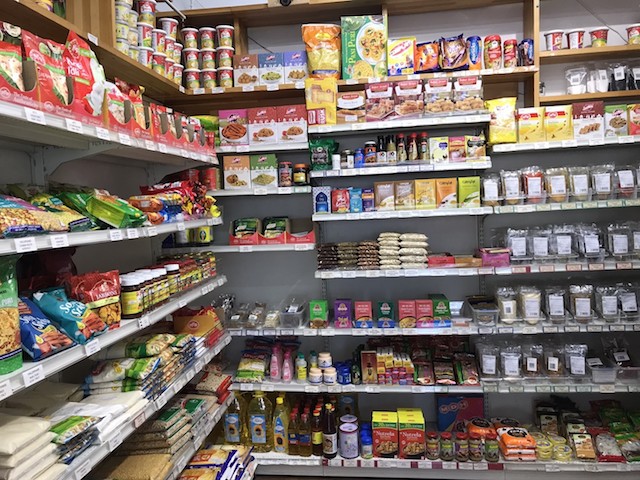 小さな店だが必需品は一通りそろっている模様|TWVS FOODS