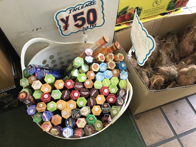 お香は驚きの50円! これで部屋もインドっぽくなる|TWVS FOODS