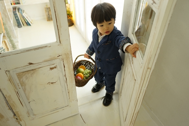 子どもにとっては玄関さえも遊び場に