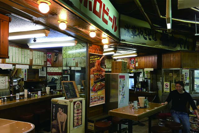 銀座線改札口から徒歩0分のレトロジェニックな店・福ちゃん|浅草地下商店街