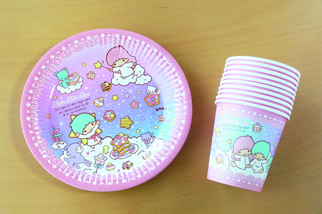 Littre twin stars 紙皿18cm(8枚入)・紙コップ(10個入) 各108円|ダイソー
