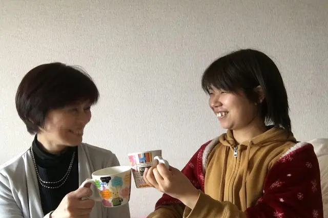 一方的に乾杯を求められ、困惑のあまり少しブレてしまった本多先生|花粉がつきにくい洗濯物の干し方
