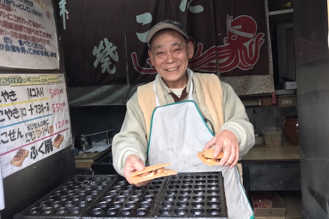 店主の梁川さんは唐突に年齢当てクイズを出題してくる。「正解したらお代をまけてやるよ」だって‼︎|ふく扇(西尾久)