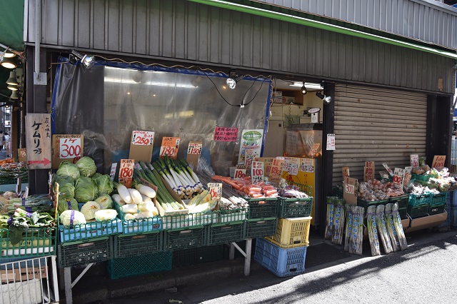 同じ商店街の中に八百屋が3軒もあった|東京メトロ直通運転開始で便利になる街「北綾瀬」「方南町」をサキドリ取材してきた