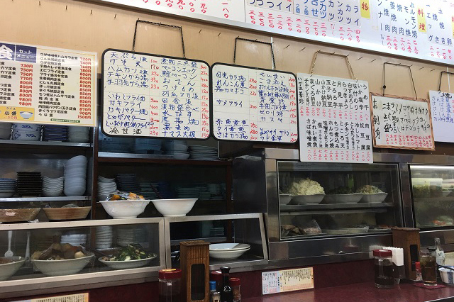定食メニューのほか一品料理も充実|定食のヤシロ|東京メトロ直通運転開始で便利になる街「北綾瀬」「方南町」をサキドリ取材してきた