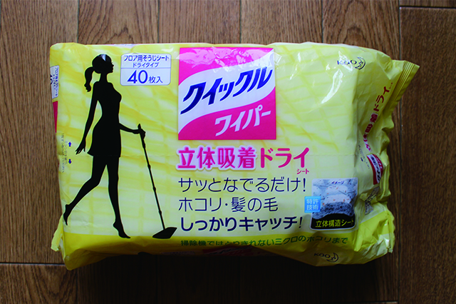 クイックルワイパー 立体吸着ドライ(645円)|家事・収納アドバイザーの本多弘美先生に教わった、花粉を除去する掃除の方法