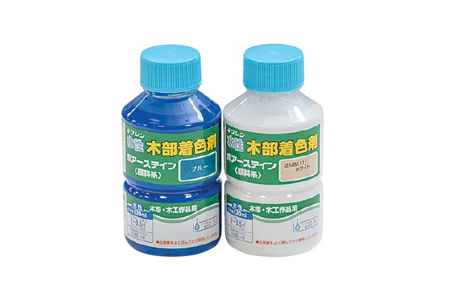 水性木部着色剤は、木目を残しつつきれいに色を付けることができるのが特長|仮面女子・森下舞桜がDIYに挑戦!木目がかわいいスツール(椅子)を作ってみた