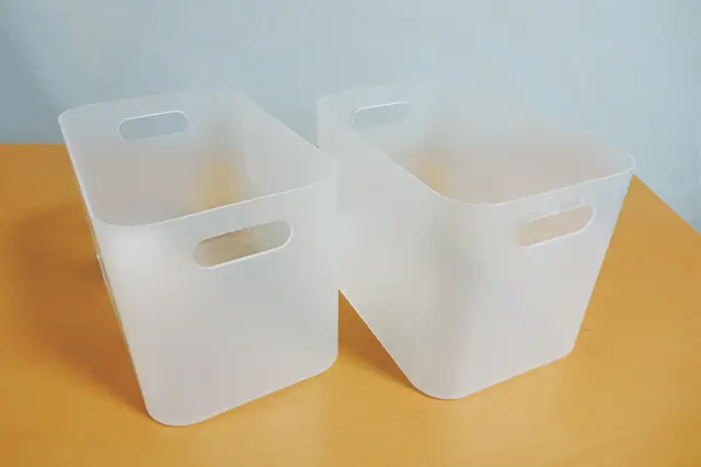 自由自在 積み重ねボックス 大・深型(15×22×16.9cm) 各108円|ダイソー|100円ショップ・ダイソーの店長オススメ商品紹介。100均の収納グッズと便利グッズで洗面スペースを整理整頓