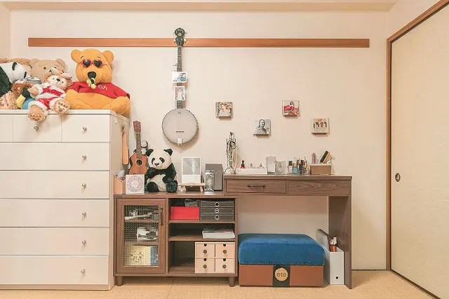 千種さんの趣味がギュッと詰まった和室。家族が増えた時でも畳敷きの部屋は便利に使える|同棲・結婚生活の参考に!新婚さんに聞いた、結婚を見据えた二人暮らしの部屋探しのコツ