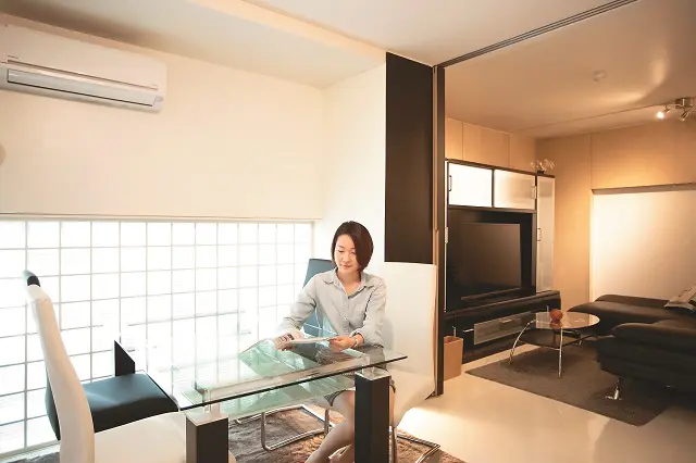 シンプルな暮らしを実現している不動産アドバイザーのY.Sさんからこだわりの部屋づくりを学ぶ!|【インテリアコーディネート術】不動産アドバイザーから学ぶ、シンプルな部屋作りのヒント