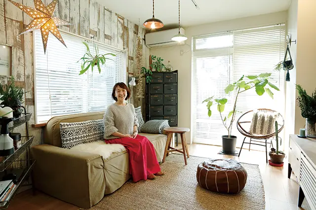 整理収納アドバイザー・村上直子さん宅のリビング。築28年の木造住宅だ|失敗しないソファ選びのポイントを整理収納アドバイザー・村上直子さんに聞いてきた