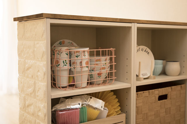 賃貸DIY】狭いキッチンに収納棚を！ カラーボックスで作るキッチン