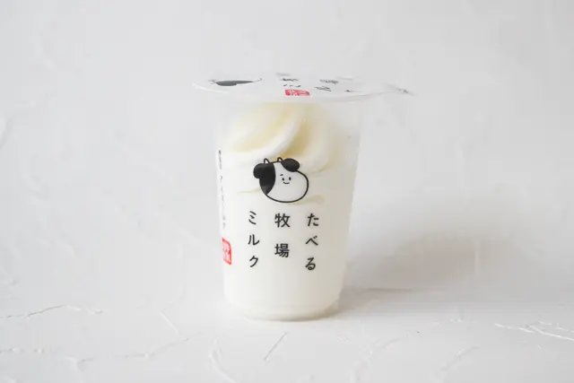 気の抜けた牛のイラストがなんともかわいい「たべる牧場ミルク」(198円)|ファミリーマート|売り切れ続出!ファミマ限定「たべる牧場ミルク」のインスタ映えするアレンジ5選