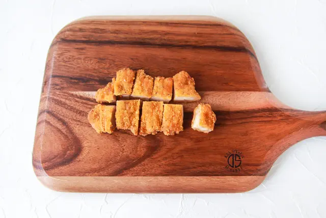 フライドチキンでボリュームアップ|コンビニ食材でつくるお花見弁当・ポテトチキングラタンのレシピ