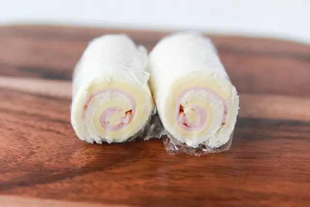 できあがり!|コンビニ食材でつくるお花見弁当・ロールサンドイッチのレシピ