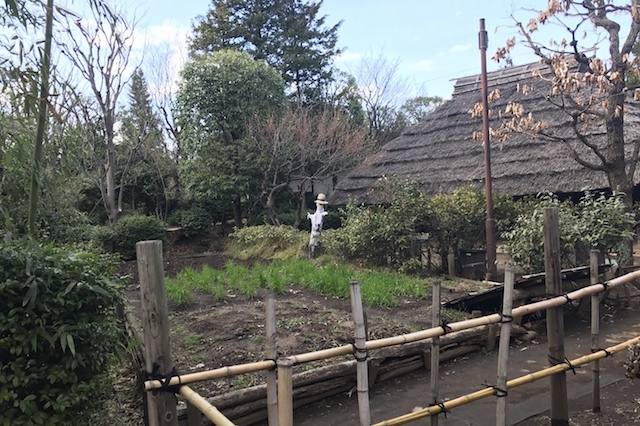 案山子! かかし! カカシ!|小平ふるさと村|〝日本一大きい丸ポスト〟のある街・小平はノスタルジック&SNS映えする風景の宝庫だった