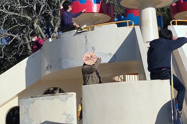 「もっと上まで♪」とさらなる指示が飛ぶ。望むところです|“日本最初の公園”飛鳥山公園がある街・王子を新旧グルメに胸キュンしながら歩いてみた