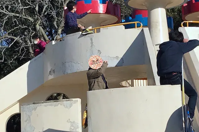 「もっと上まで♪」とさらなる指示が飛ぶ。望むところです|“日本最初の公園”飛鳥山公園がある街・王子を新旧グルメに胸キュンしながら歩いてみた