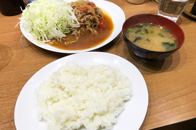 トマトの酸味と牛肉の甘味が最高にマッチ!|キッチンたか|意外と住みやすい!?オフィス街・四ツ谷でレトロ銭湯・塩湯と荒木町の定食を堪能