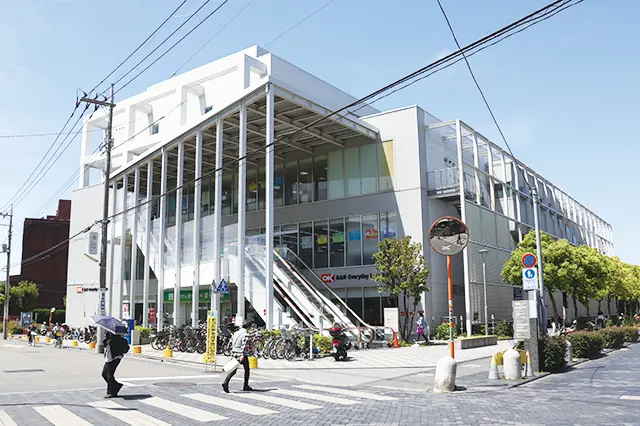 オーケーストアは駅をはさんで東と西に用賀駅前店・新用賀店の2店舗がある|最寄駅「用賀」の男女30人に生の声を聞いた!用賀駅の住みやすさ、家賃相場、治安、買い物、アクセスは?