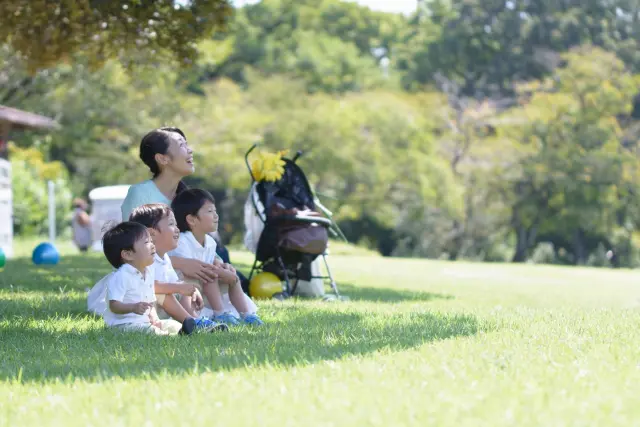 子育てはのびのびとした整った環境でおこないたい。子育てにいい街を選ぼう!|育児をするならどの街? 家族で住む場所や環境の選び方を早稲田大学の佐藤将之先生に聞いてきた