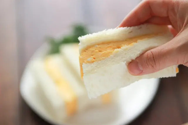 ふわふわ&プルプル!カヤバ珈琲みたいなたまごサンドができた!|【再現レシピ・レトロ喫茶編】ふわふわ!「カヤバ珈琲」のたまごサンドを自宅で簡単に再現!