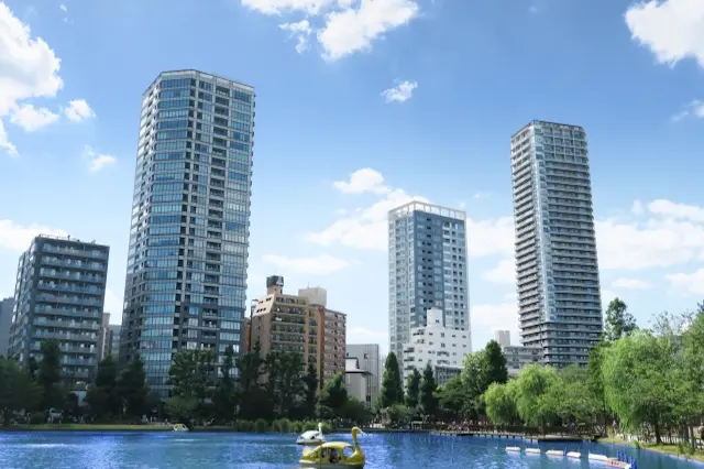 意外と都会にも緑や公園などの遊び場が多い。都心部に住みながらの子育てもよいかも|育児をするならどの街? 家族で住む場所や環境の選び方を早稲田大学の佐藤将之先生に聞いてきた