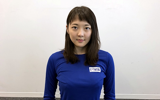 まずはリラックス。肩の力を抜いて|肩周りのストレッチ|CHINTAIスキークラブの現役アスリート・小林諭果おすすめ!自宅でできる簡単ボディケア