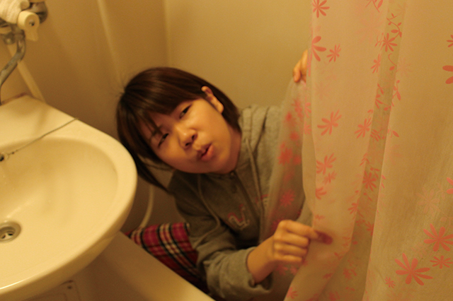 シャワーカーテンの防カビ対策 毎日のお手入れと掃除方法を家事 収納アドバイザーの本多弘美先生と実践 Chintai情報局