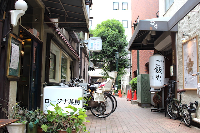 国立駅ロジーナ茶房