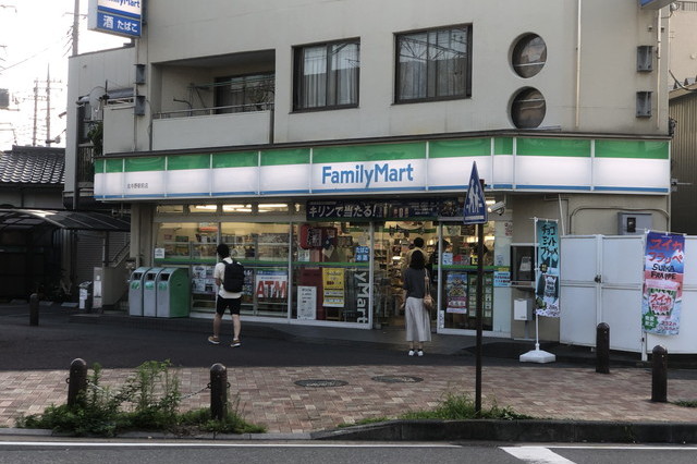北与野駅周辺のファミリーマート