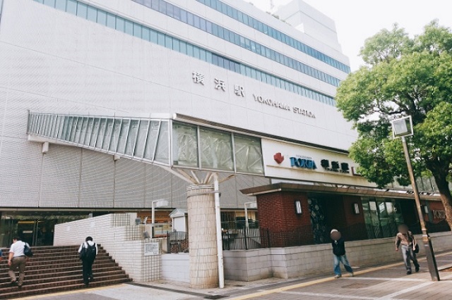 横浜駅東口