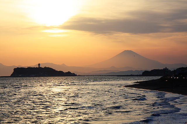 夕日と江の島と富士山