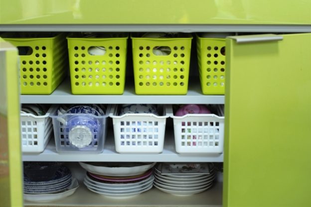 狭い一人暮らしの部屋にも食器棚を置きたい！ おすすめの食器棚や、食器収納の代用品を用途別に紹介 CHINTAI情報局