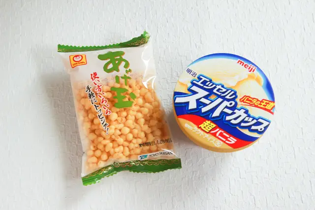 あげ玉(東洋水産)とエッセル スーパーカップ超バニラ(明治)