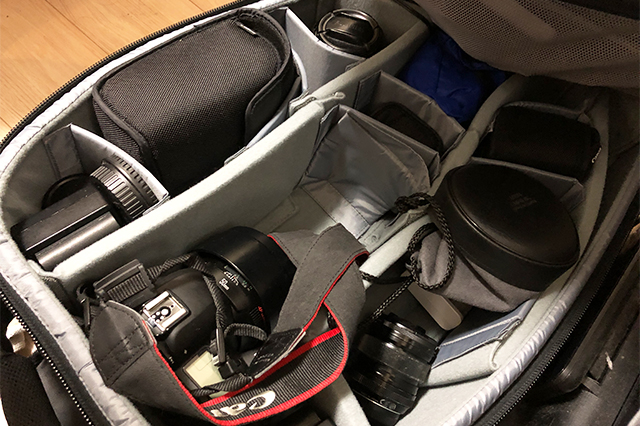 カメラマン・矢野拓実さんのスーツケースの中のカメラ